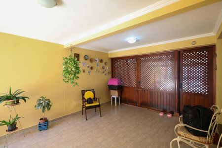 Casa à venda com 280m², 2 quartos e 1 vagaQuintal