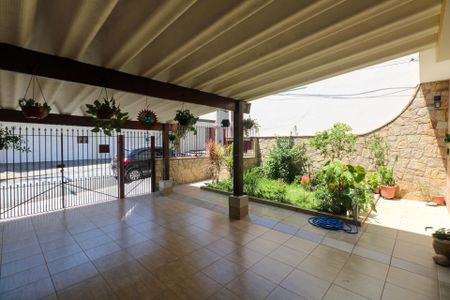 Casa à venda com 280m², 2 quartos e 1 vagaGaragem