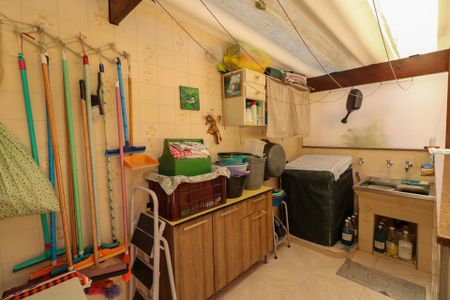 Casa à venda com 280m², 2 quartos e 1 vagaÁrea de Serviço