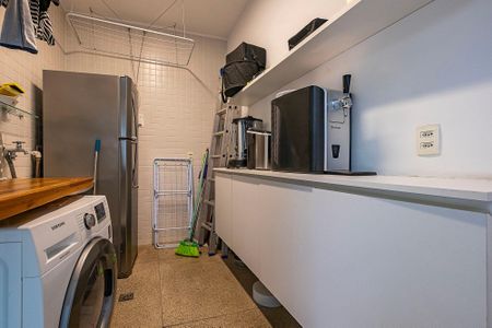 Casa à venda com 200m², 3 quartos e 2 vagasLavanderia