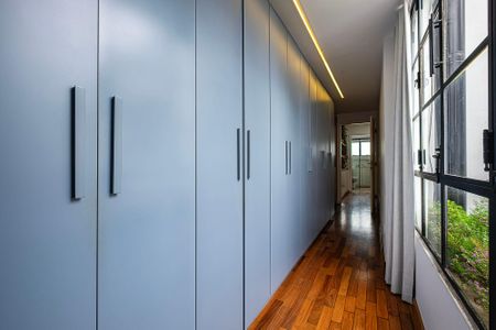 Casa à venda com 200m², 3 quartos e 2 vagasSuíte