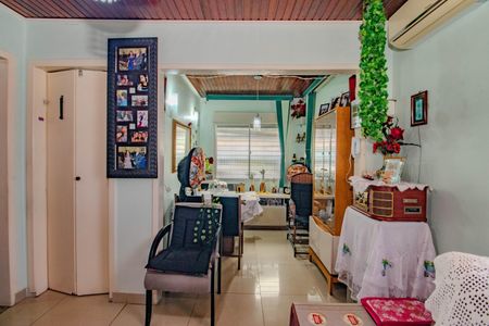 Sala de casa à venda com 2 quartos, 100m² em Costa E Silva, Porto Alegre