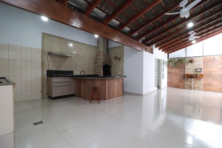 Casa para alugar com 320m², 5 quartos e 3 vagasVaranda