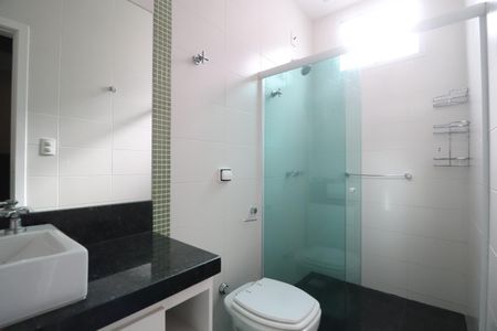 Casa para alugar com 320m², 5 quartos e 3 vagasBanheiro do Quarto 3