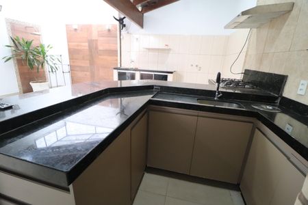 Casa para alugar com 320m², 5 quartos e 3 vagasVaranda