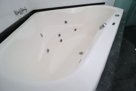 Casa para alugar com 320m², 5 quartos e 3 vagasBanheiro do Quarto 1