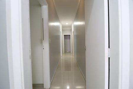 Casa para alugar com 320m², 5 quartos e 3 vagasCorredor