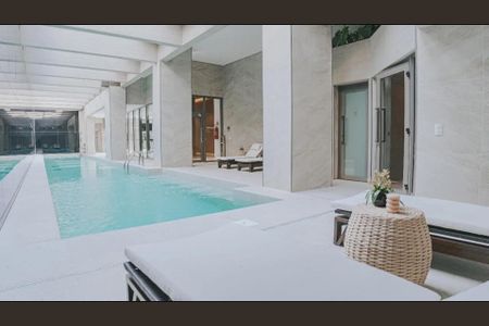 Studio para alugar com 32m², 1 quarto e sem vaga Studio para alugar com 32m², 1 quarto e sem vagaÁrea comum - Piscina