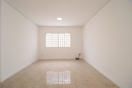 Casa para alugar com 210m², 3 quartos e 2 vagasSala