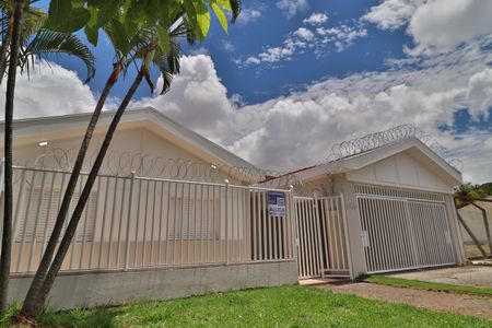 Casa para alugar com 210m², 3 quartos e 2 vagasFachada