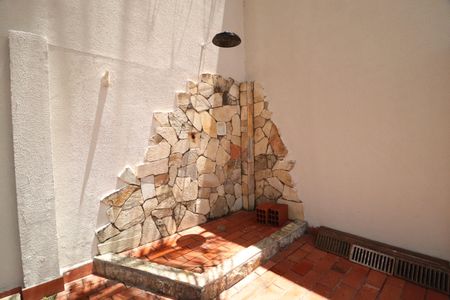 Casa para alugar com 210m², 3 quartos e 2 vagasQuintal - Ducha