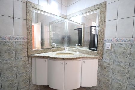 Casa para alugar com 210m², 3 quartos e 2 vagasBanheiro do Quarto 3