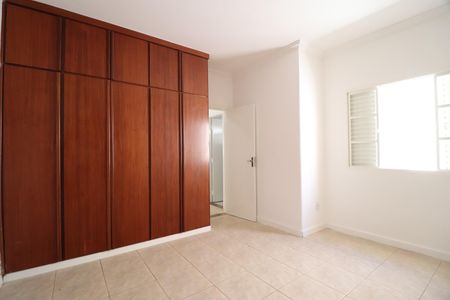 Casa para alugar com 210m², 3 quartos e 2 vagasQuarto 3 - Suíte