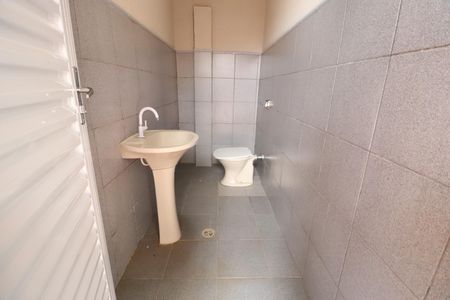 Casa para alugar com 210m², 3 quartos e 2 vagasBanheiro externo