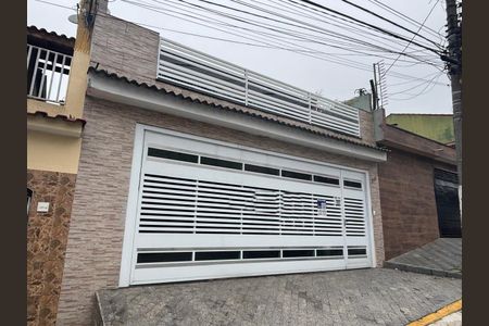 Casa à venda com 223m², 3 quartos e 2 vagasFachada
