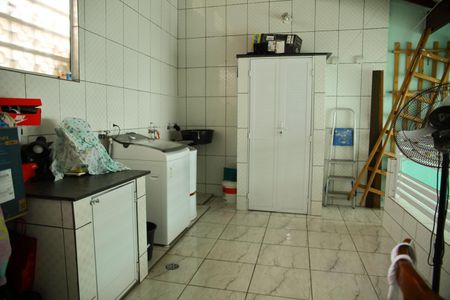 Casa à venda com 223m², 3 quartos e 2 vagasÁrea de Serviço