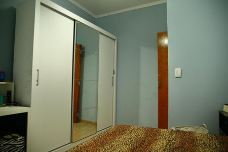 Casa à venda com 223m², 3 quartos e 2 vagasQuarto 2 