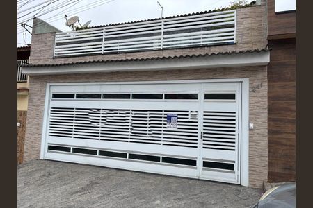 Casa à venda com 223m², 3 quartos e 2 vagasFachada