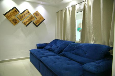 Casa à venda com 223m², 3 quartos e 2 vagasSala