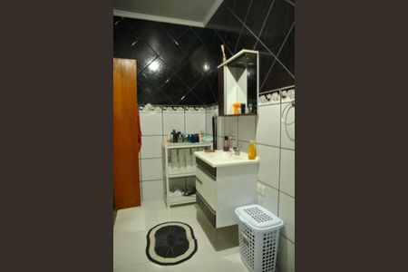 Casa à venda com 223m², 3 quartos e 2 vagasBanheiro da Suíte 