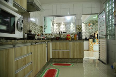 Casa à venda com 223m², 3 quartos e 2 vagasCozinha 