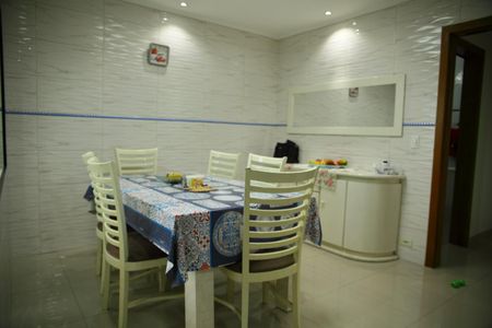 Casa à venda com 223m², 3 quartos e 2 vagasCopa/Cozinha 