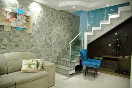 Casa à venda com 223m², 3 quartos e 2 vagasSala