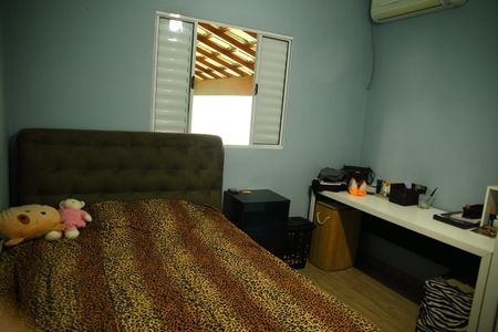 Casa à venda com 223m², 3 quartos e 2 vagasQuarto 2 