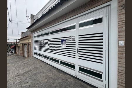 Casa à venda com 223m², 3 quartos e 2 vagasFachada