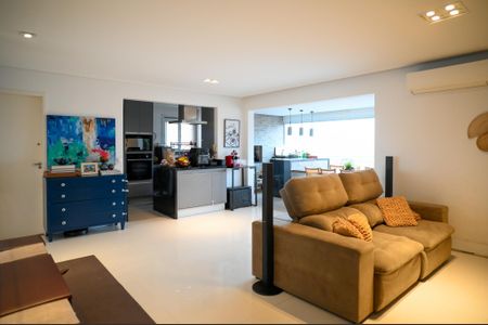 Sala de apartamento para alugar com 3 quartos, 142m² em Vila Gumercindo, São Paulo