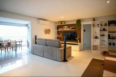 Apartamento para alugar com 142m², 3 quartos e 2 vagas Apartamento para alugar com 142m², 3 quartos e 2 vagasSala