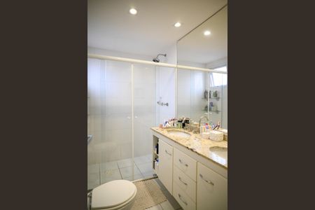 Apartamento para alugar com 142m², 3 quartos e 2 vagas Apartamento para alugar com 142m², 3 quartos e 2 vagasBanheiro Quarto 1 - Suite