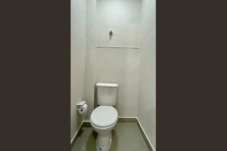 Apartamento para alugar com 72m², 2 quartos e sem vaga Apartamento para alugar com 72m², 2 quartos e sem vagaBanheiro de serviço