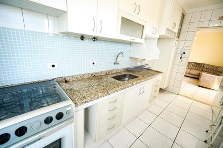 Apartamento para alugar com 65m², 2 quartos e 1 vagaPia e fogão