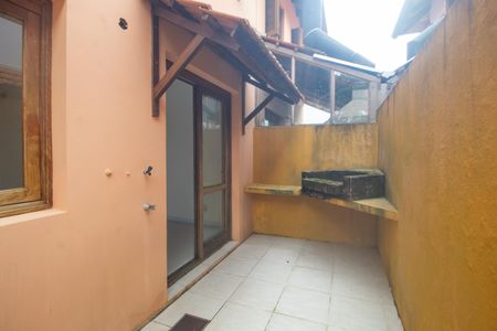 Casa à venda com 99m², 3 quartos e 1 vaga Casa à venda com 99m², 3 quartos e 1 vagaQuintal/area de serviço