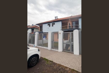 Casa à venda com 99m², 3 quartos e 1 vaga Casa à venda com 99m², 3 quartos e 1 vagaFachada