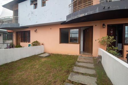 Casa à venda com 99m², 3 quartos e 1 vaga Casa à venda com 99m², 3 quartos e 1 vagaFachada