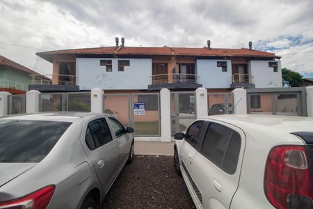 Casa à venda com 99m², 3 quartos e 1 vaga Casa à venda com 99m², 3 quartos e 1 vagaFachada