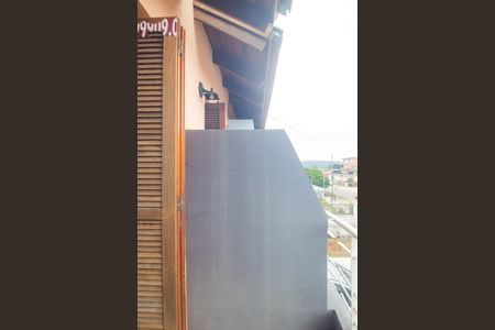 Casa à venda com 99m², 3 quartos e 1 vaga Casa à venda com 99m², 3 quartos e 1 vagaVaranda