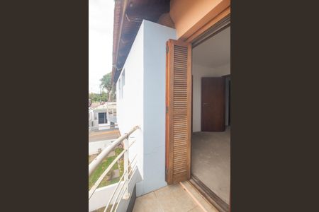 Casa à venda com 99m², 3 quartos e 1 vaga Casa à venda com 99m², 3 quartos e 1 vagaVaranda