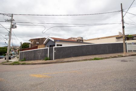 Casa para alugar com 117m², 2 quartos e 5 vagasFachada 