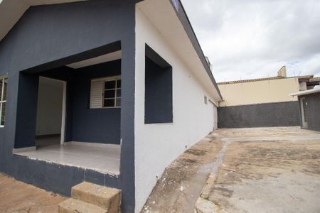 Casa para alugar com 117m², 2 quartos e 5 vagasQuintal 