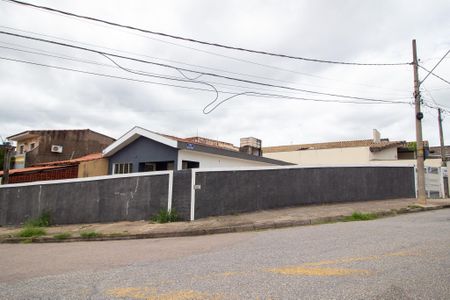 Casa para alugar com 117m², 2 quartos e 5 vagasFachada 
