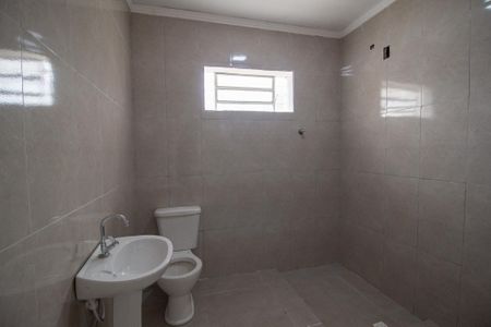 Casa para alugar com 117m², 2 quartos e 5 vagasBanheiro