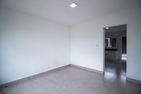 Casa para alugar com 117m², 2 quartos e 5 vagasSala 