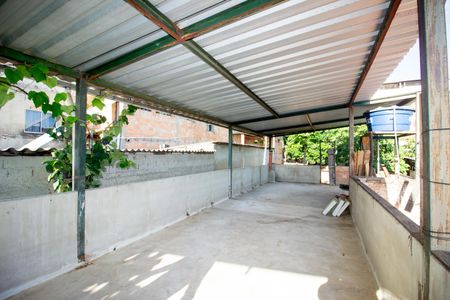 Casa à venda com 60m², 2 quartos e 2 vagasTerraço