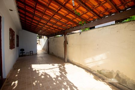 Casa à venda com 60m², 2 quartos e 2 vagasGaragem