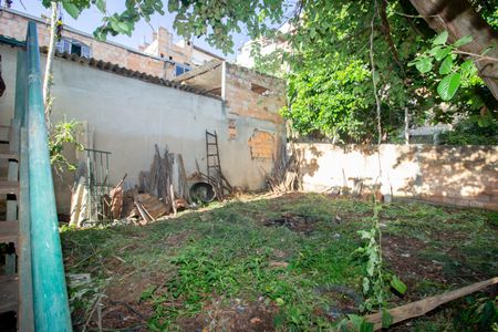 Casa à venda com 60m², 2 quartos e 2 vagasQuintal