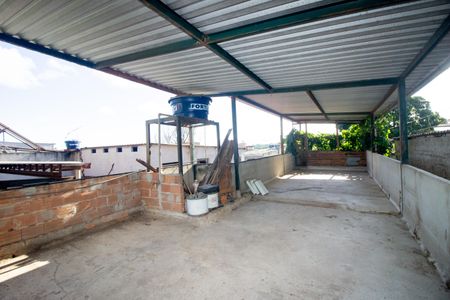 Casa à venda com 60m², 2 quartos e 2 vagasTerraço