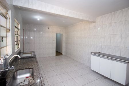 Casa à venda com 60m², 2 quartos e 2 vagasCozinha